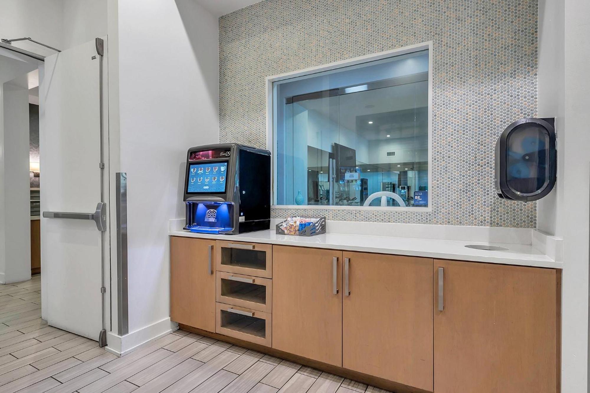 Luxury 1 Bedroom With Den Downtown Tampa Apt - City Views, Rooftop Pool, Workspace Kültér fotó