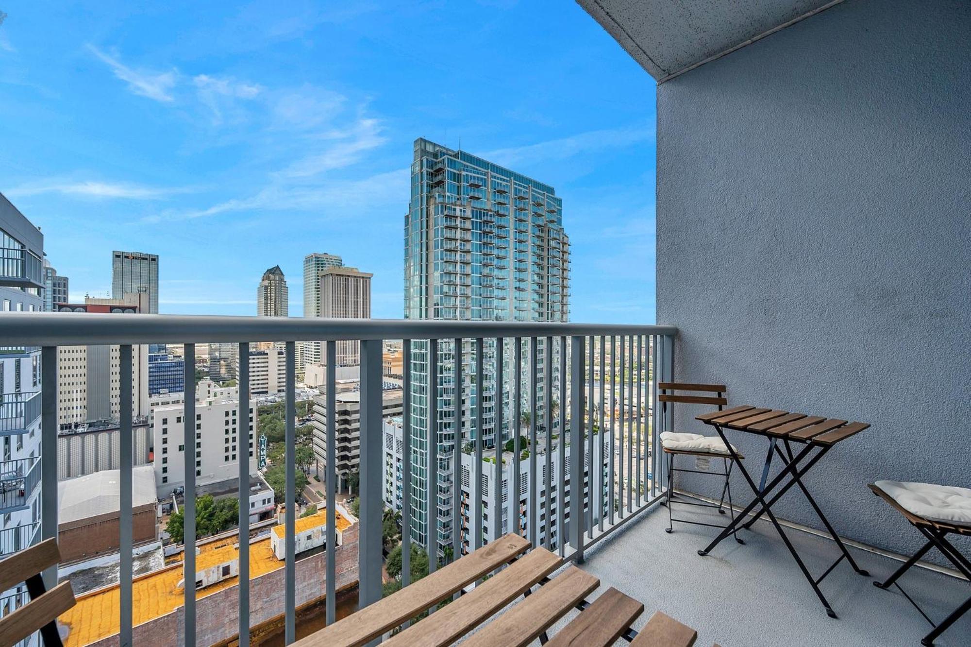 Luxury 1 Bedroom With Den Downtown Tampa Apt - City Views, Rooftop Pool, Workspace Kültér fotó